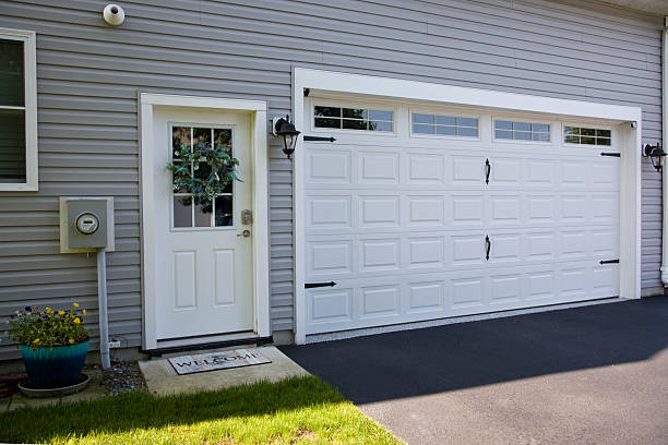 24/7 Emergency Garage Door Panel Replacement experts in Triana, AL
